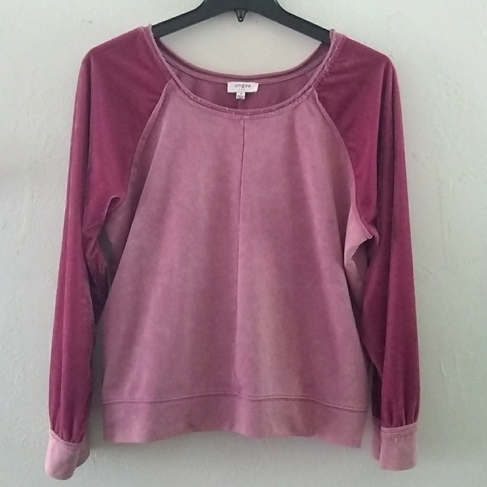 Umgee Velvet Sleeved Pullover